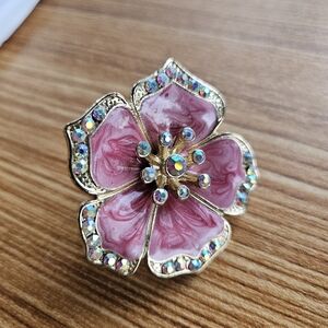 Pink flower ring with stretchy band